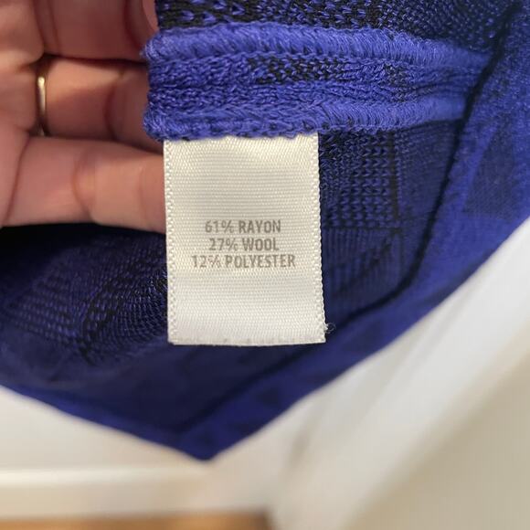 St. John Knit Sheath Dress Blue Geometric Print Wool Blend Short Sleeve 6 - Picture 4 of 6